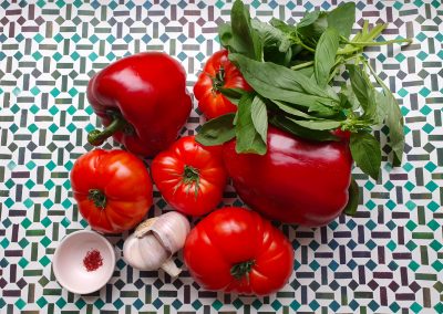 Flan de tomates et poivrons grillés, basilic et safran