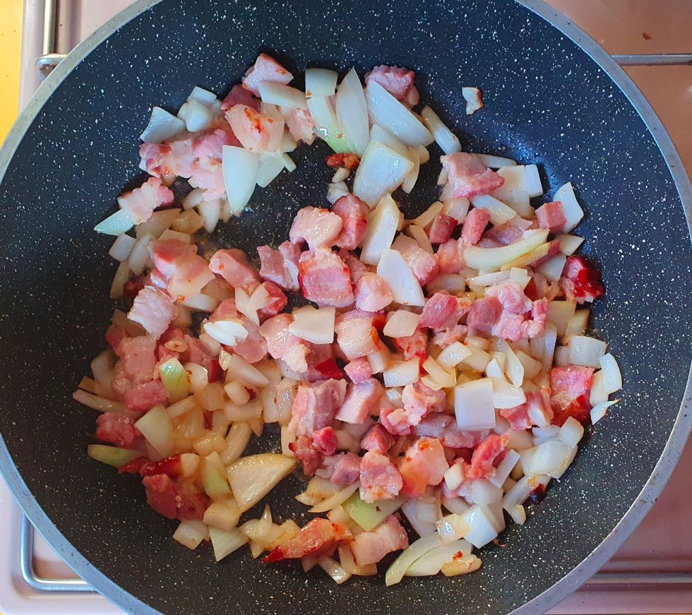 Purée maison, oignons et lardons Mère et Fille cuisinent