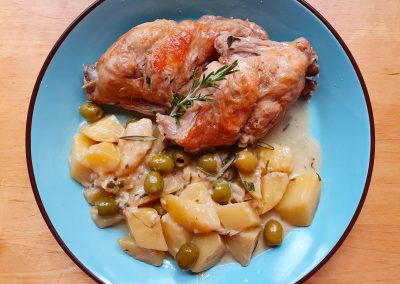 Lapin cocotte aux pommes de terre et olives