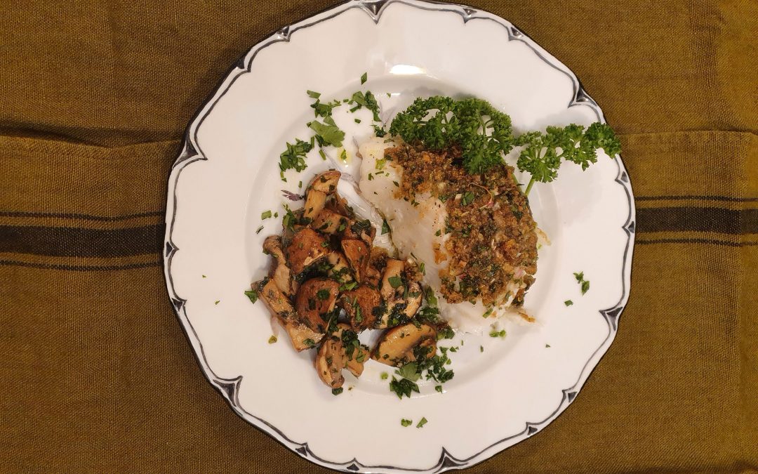 Dos de cabillaud panés et champignons de Paris sautés