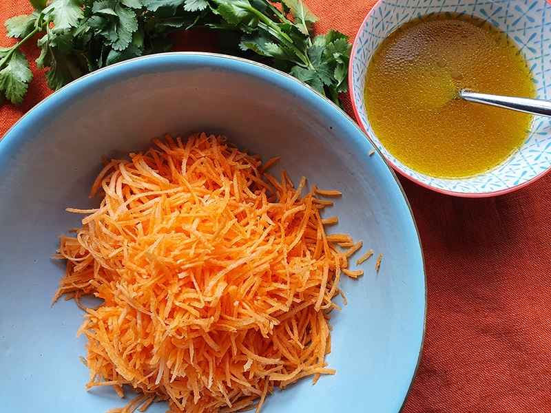 Carottes rapées sauce miel orange